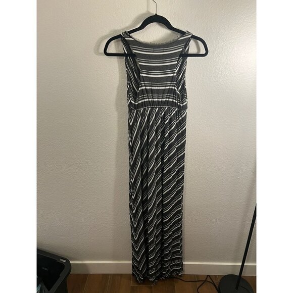 Max and Mia black and white striped dress size M - Picture 3 of 3